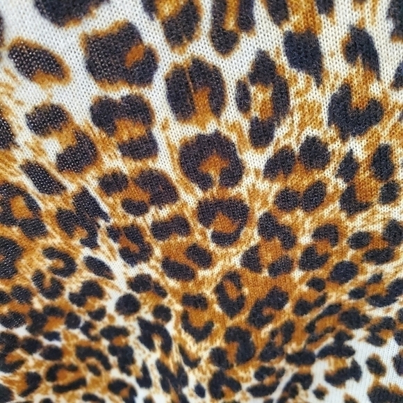 Kim & Cami layered look leopard knit shirt Plus 2X - Picture 4 of 7